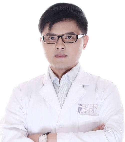王清峰双眼皮怎么样?