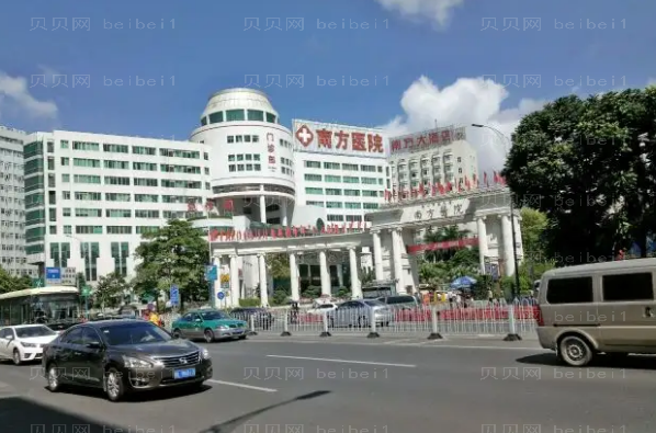 广州头发种植整形专家介绍_前八头发种植医生名单