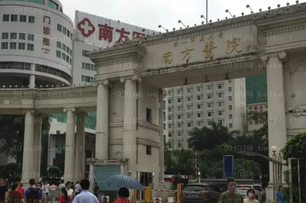 广州隆鼻整形专家介绍_名单好口碑医生