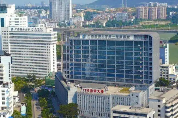 南宁割眼袋整形医院哪家好?医院排名分享