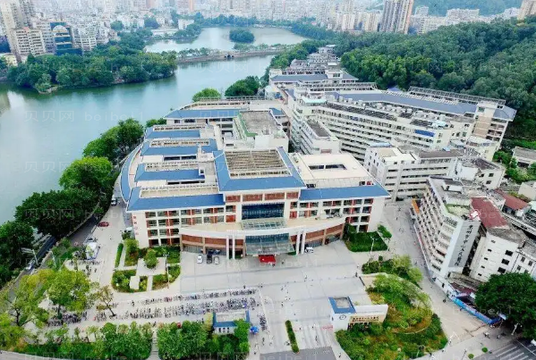 惠州割双眼皮整形专家介绍_前七医生名单介绍
