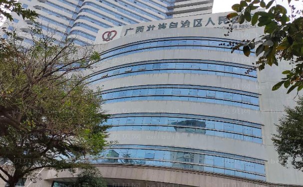 南宁割眼袋哪个医生好?人气医生名单公布