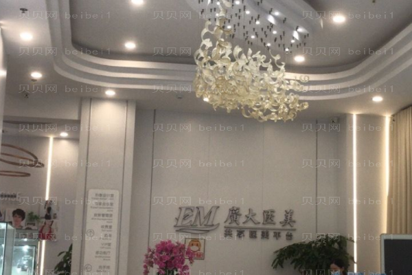 佛山广_大腹部吸脂曹壁浪医生口碑怎么样?