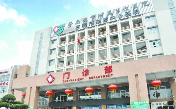 东莞割眼袋三甲医院在哪