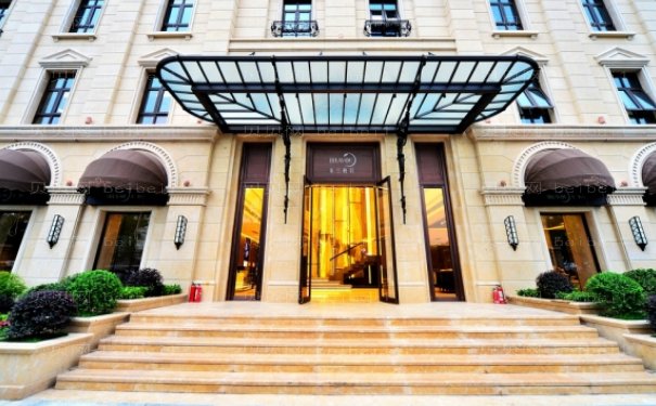 成都米兰柏羽齐丙迪医生做眼袋怎么样?技术优势?案例反馈+价格查询