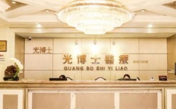 上海光博士李彬假体隆鼻怎么样？医生介绍+价格查询